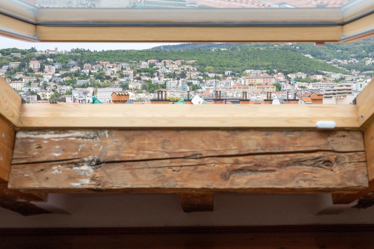 Svevo, Rustico Centrale Con Parcheggio A Trieste Esterno foto